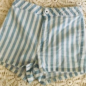 Bullhead Hot Shorts.